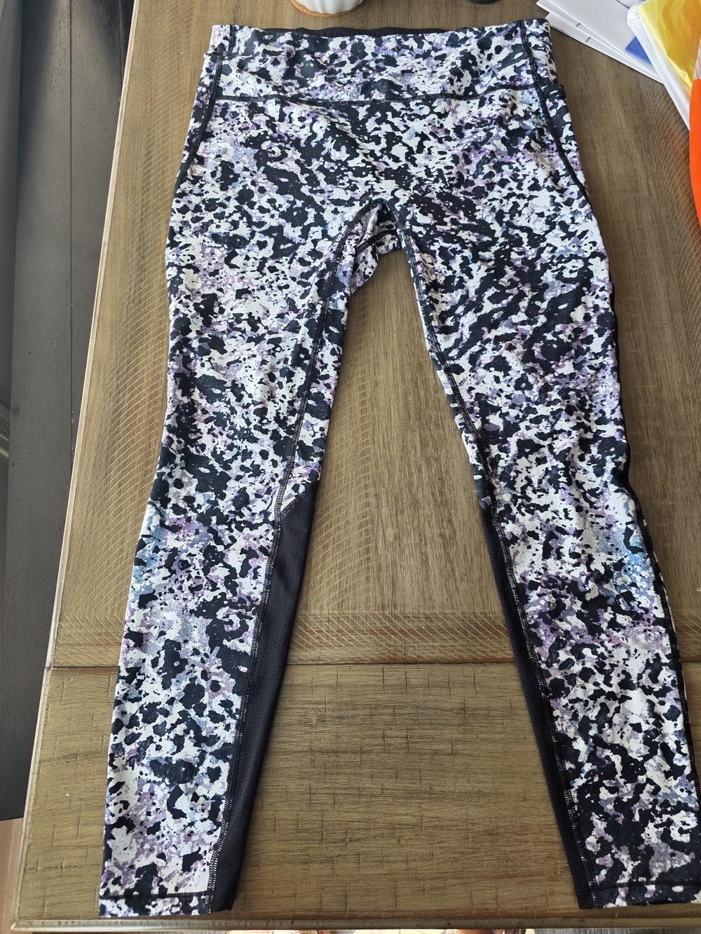 Printed Performance Leggings in Black, White & Lavender